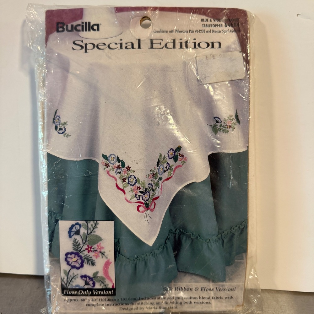 Vintage Bucilla Special Edition Tabletopper 40x40 Blue Violet Bouquet 64234 New
